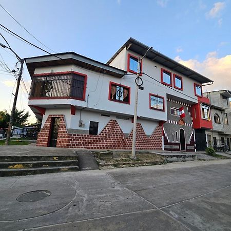 Sarisa House Hotel Iquitos Eksteriør billede